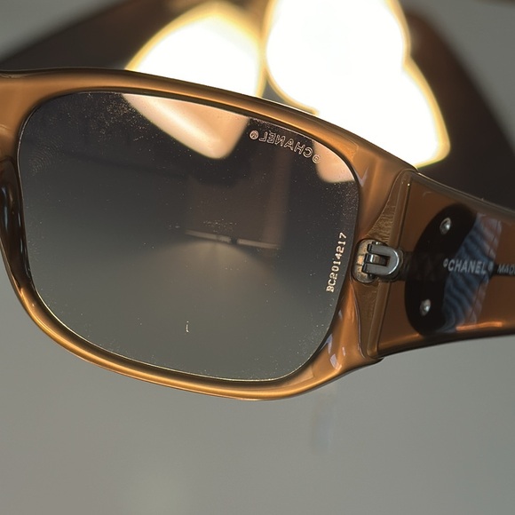 VINTAGE CHANEL Brown Gradient Pearl Cocomark Sunglasses 🕶️✨ - Picture 10 of 16